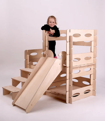 Houten Speelhuisje Bouwen & Spelen met glijbaan en trappen - Wooden Playhouse Build & Play with slide and stairs - KateHaa